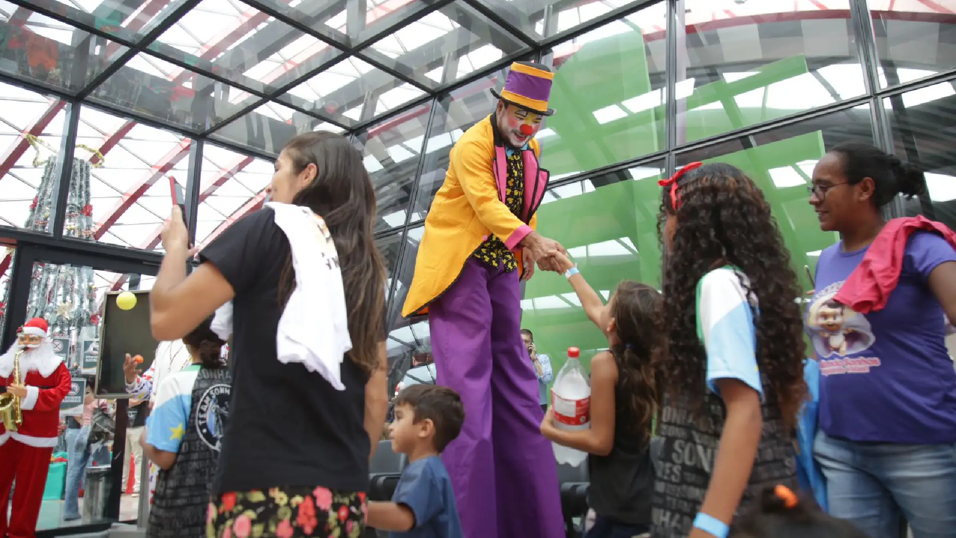 Entrega de brinquedos encerra campanha solidária e leva alegria a crianças em todo estado