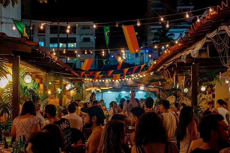 Bares e restaurantes apostam em feriados nacionais para aumentar lucros em 2025