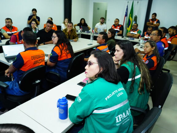 Defesa Civil do Amazonas se reúne com órgãos responsáveis para criação do Plano Estadual de Qualidade do Ar