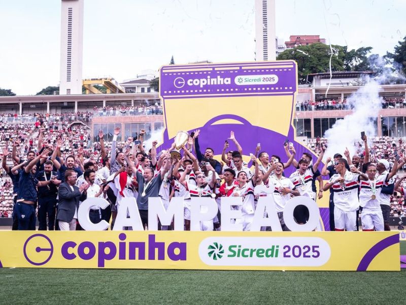 São Paulo vira sobre o Corinthians e é pentacampeão da Copinha