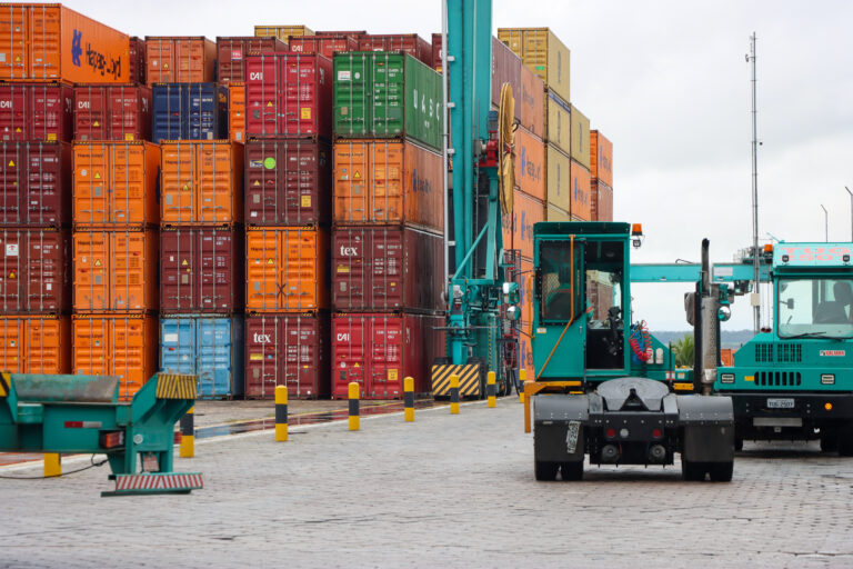 Governo libera R$ 30 bilhões para exportadores afetados por tarifas