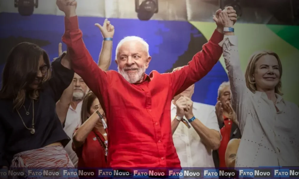 Em evento dos 45 anos do PT, Lula pede defesa da democracia