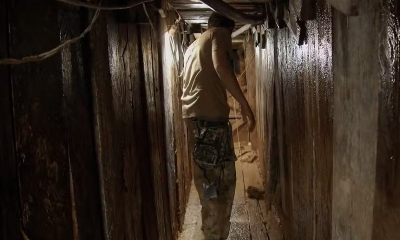 Garimpeiros fazem escavações subterrâneas para escapar de fiscalizações no Amazonas