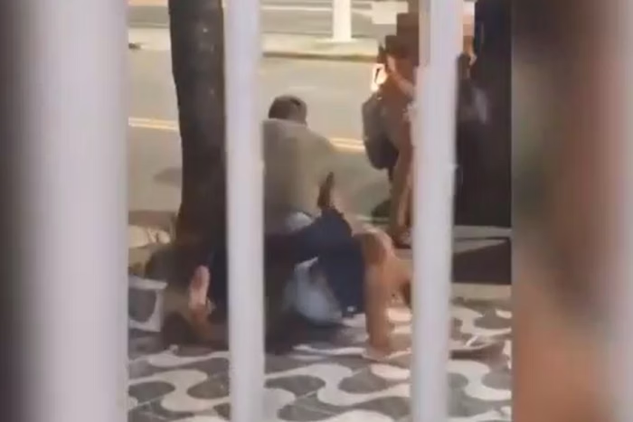 Idoso é espancado na rua por dono de Porsche