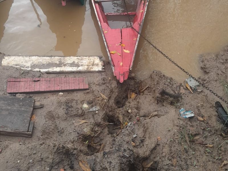 Jovem é encontrado morto dentro de canoa em Humaitá