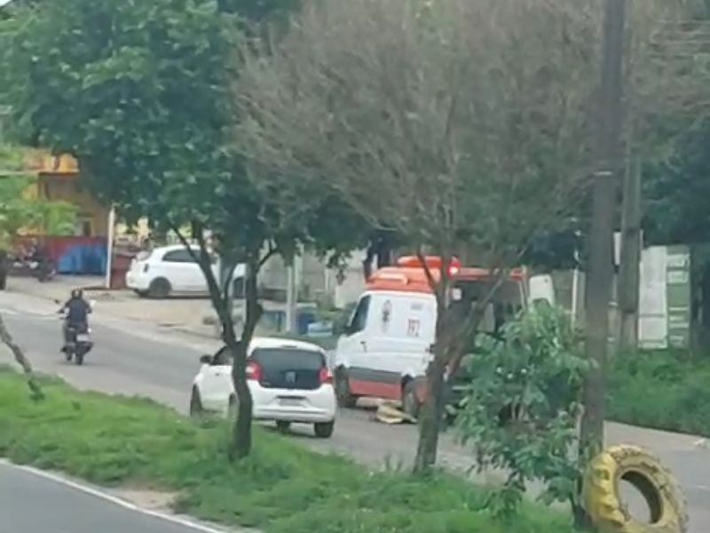 Motoqueiro fica ferido em acidente na zona Norte de Manaus