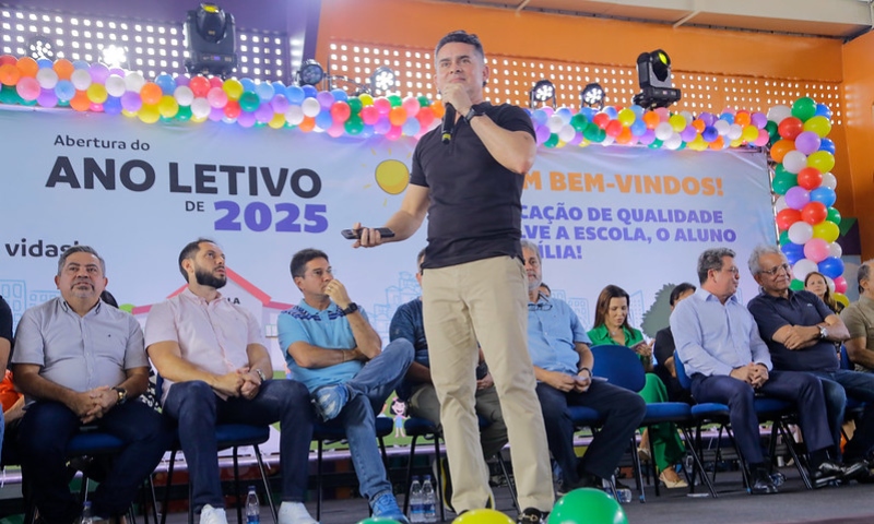 Prefeito David Almeida abre ano letivo de 2025 e reforça compromisso com a qualificação do ensino municipal
