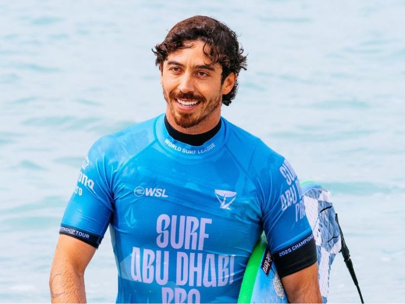 Três brasileiros avançam às quartas da Liga Mundial de Surfe