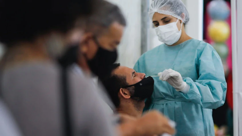 casos de Covid-19 disparam 177% no Amazonas em menos de um mês