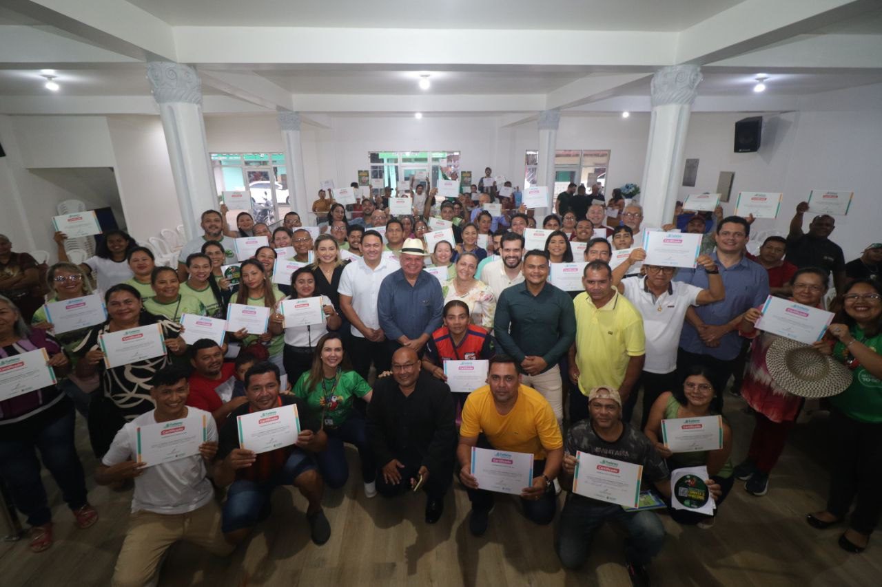 Governo do Amazonas entrega pacote de ações para o turismo, em Borba