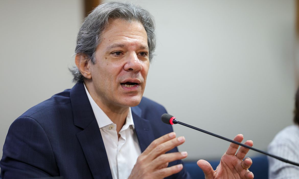 Haddad diz que governo não pretende mudar regras do arcabouço fiscal