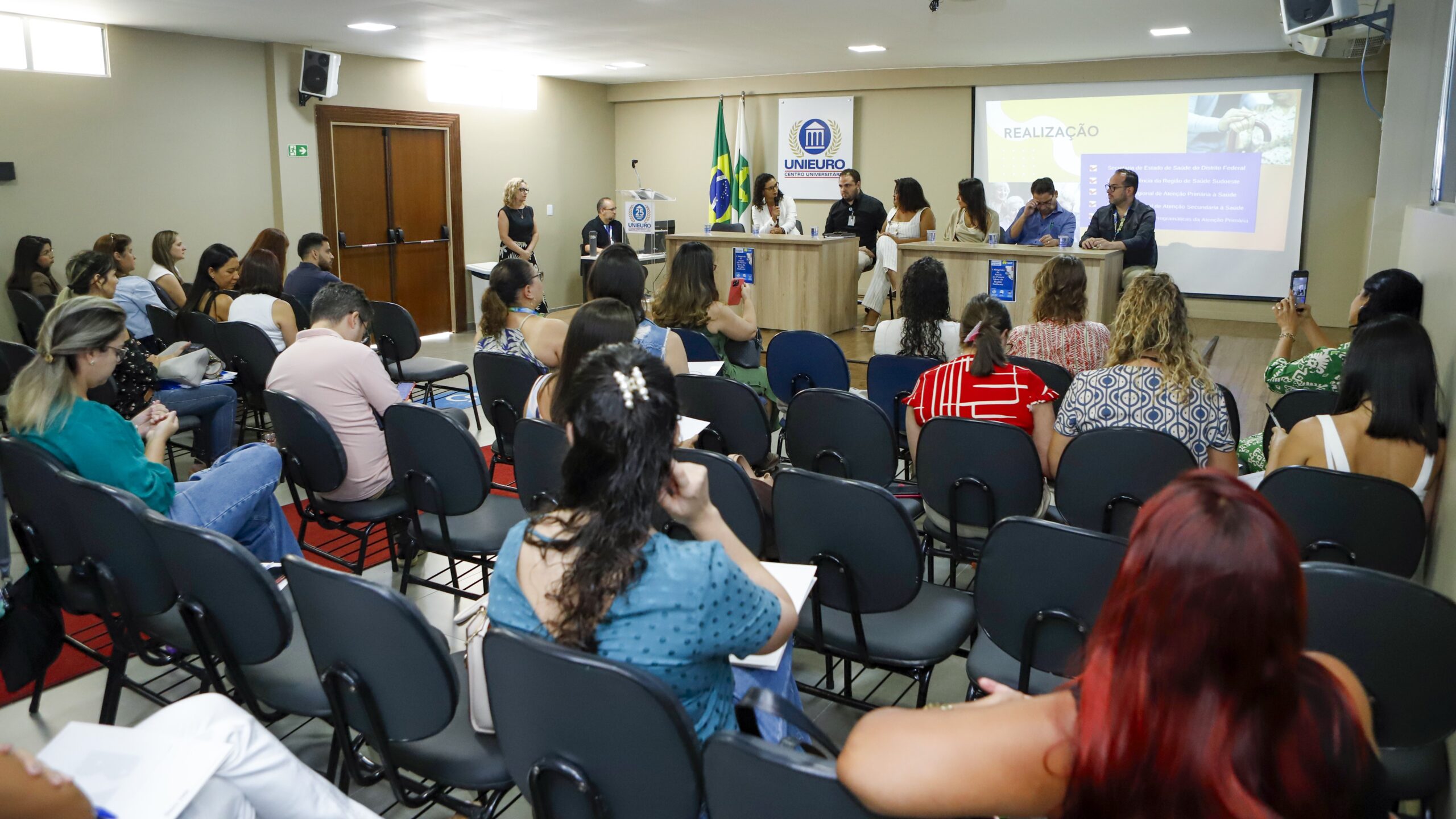 Servidores de Saúde do DF Participam de Oficinas para Aprimorar Cuidados com Idosos