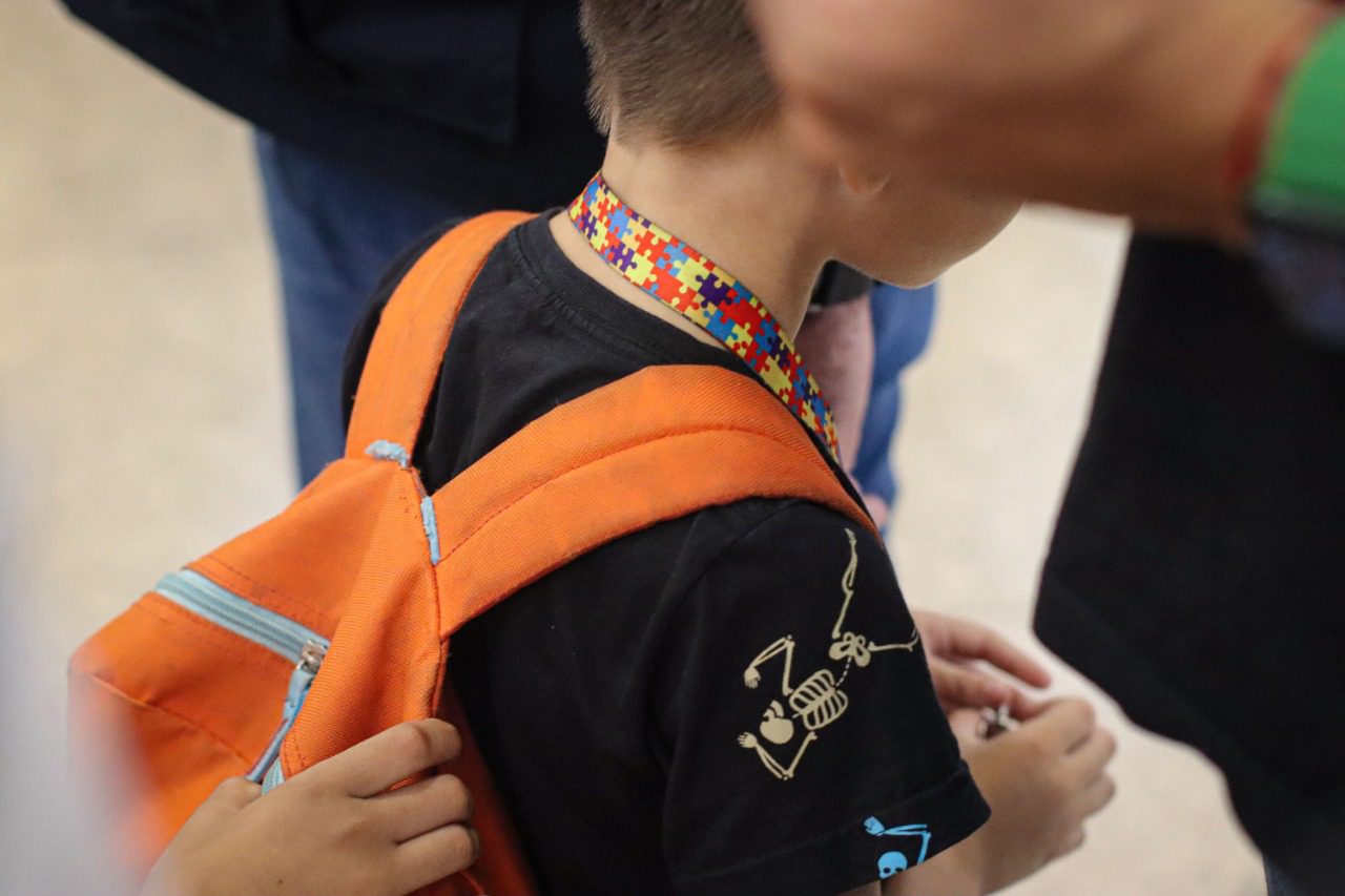 Abril Azul: Procon-AM reforça leis que asseguram direitos das pessoas com autismo