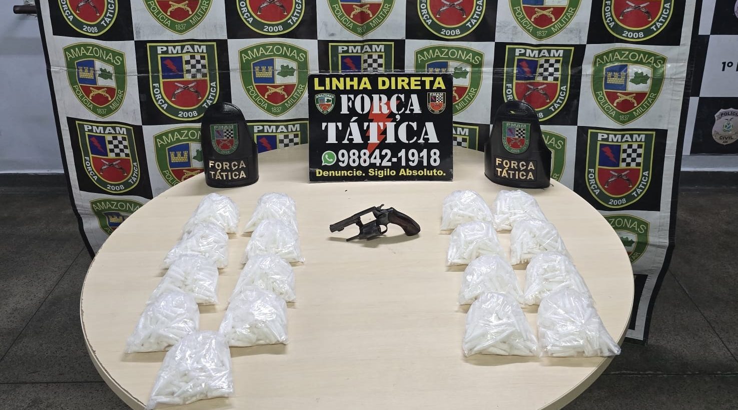 Drogas e arma de fogo são apreendidas em patrulhamento na zona sul de Manaus