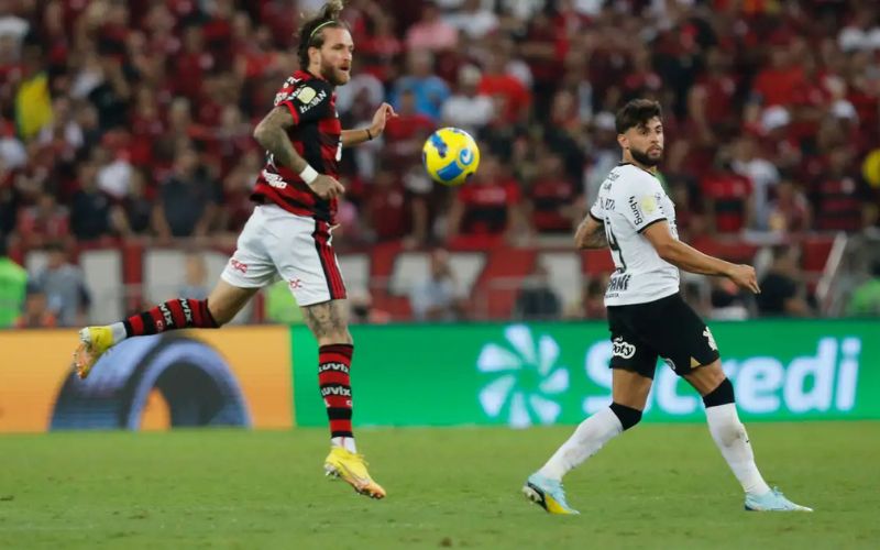 Flamengo enfrenta o Corinthians, de olho na liderança