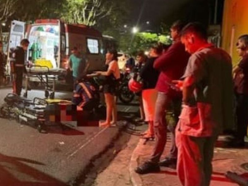 Grave acidente entre motocicleta e micro-ônibus em Manaus