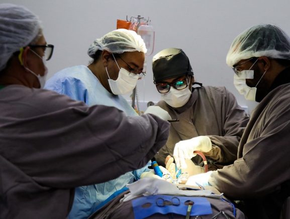 Hospital João Lúcio realiza cirurgia rara e de alta complexidade, para estabilização de coluna lombar