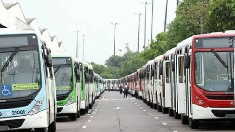 Justiça barra suspensão do pagamento em dinheiro nos ônibus de Manaus
