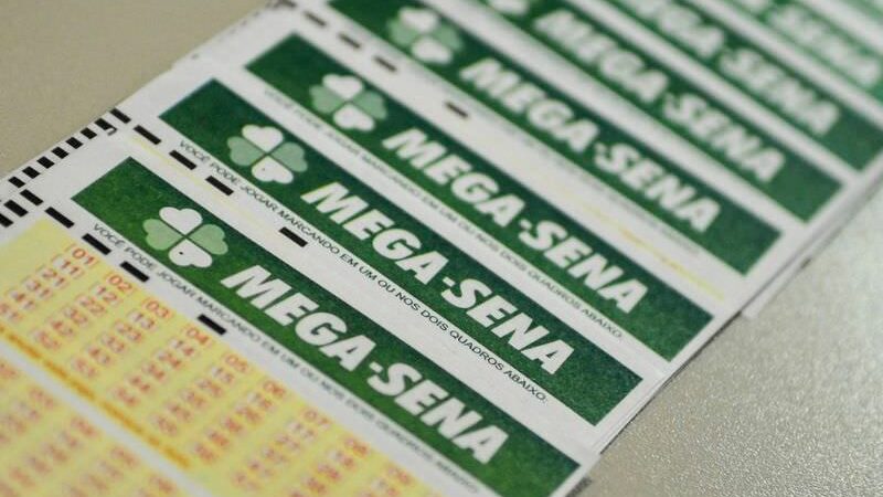 Mega-Sena pode pagar R$ 3,5 milhões neste sábado (26)