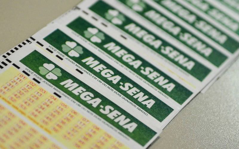 Mega-Sena pode pagar R$ 3,5 milhões neste sábado (26)