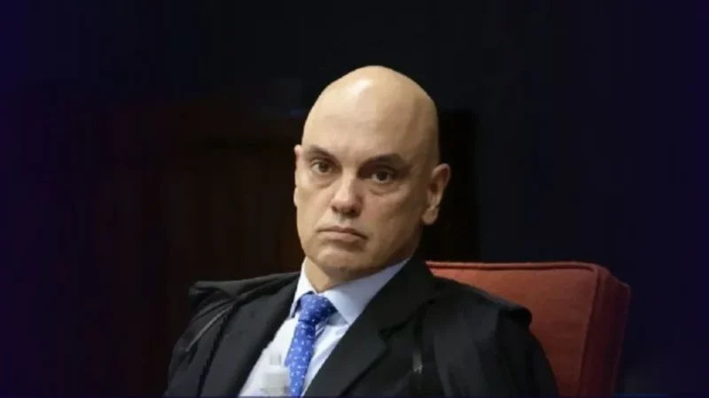 Moraes proíbe Filipe Martins de “fazer turismo e política” em Brasília; saiba quem será julgado