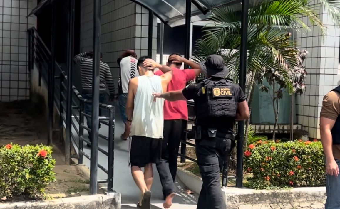 Operação policial resulta na prisão de 30 pessoas em Manaus