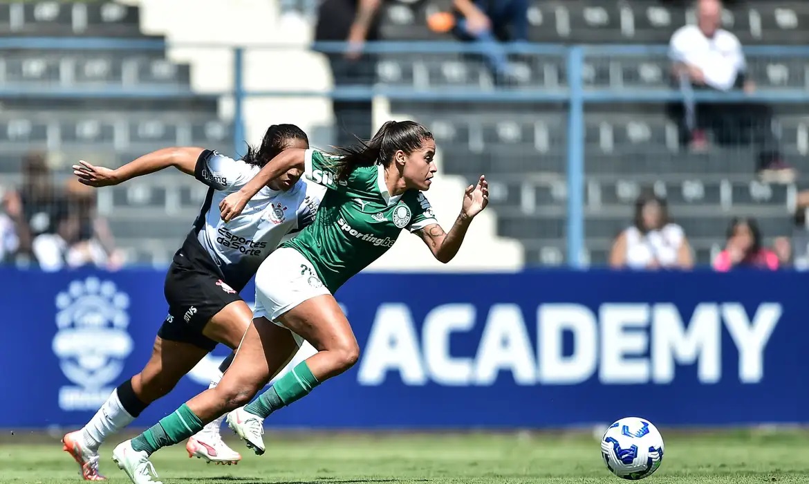 Palmeiras vira sobre o Corinthians e vence no Brasileiro Feminino