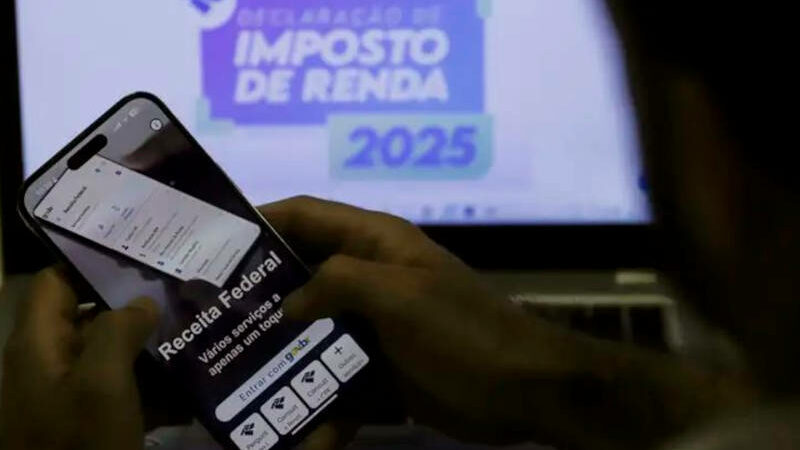 Projeto ajuda pessoas de baixa renda a preencher IR