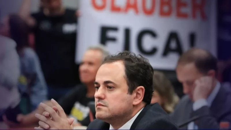 Relator da CCJ rejeita recurso de Glauber Braga