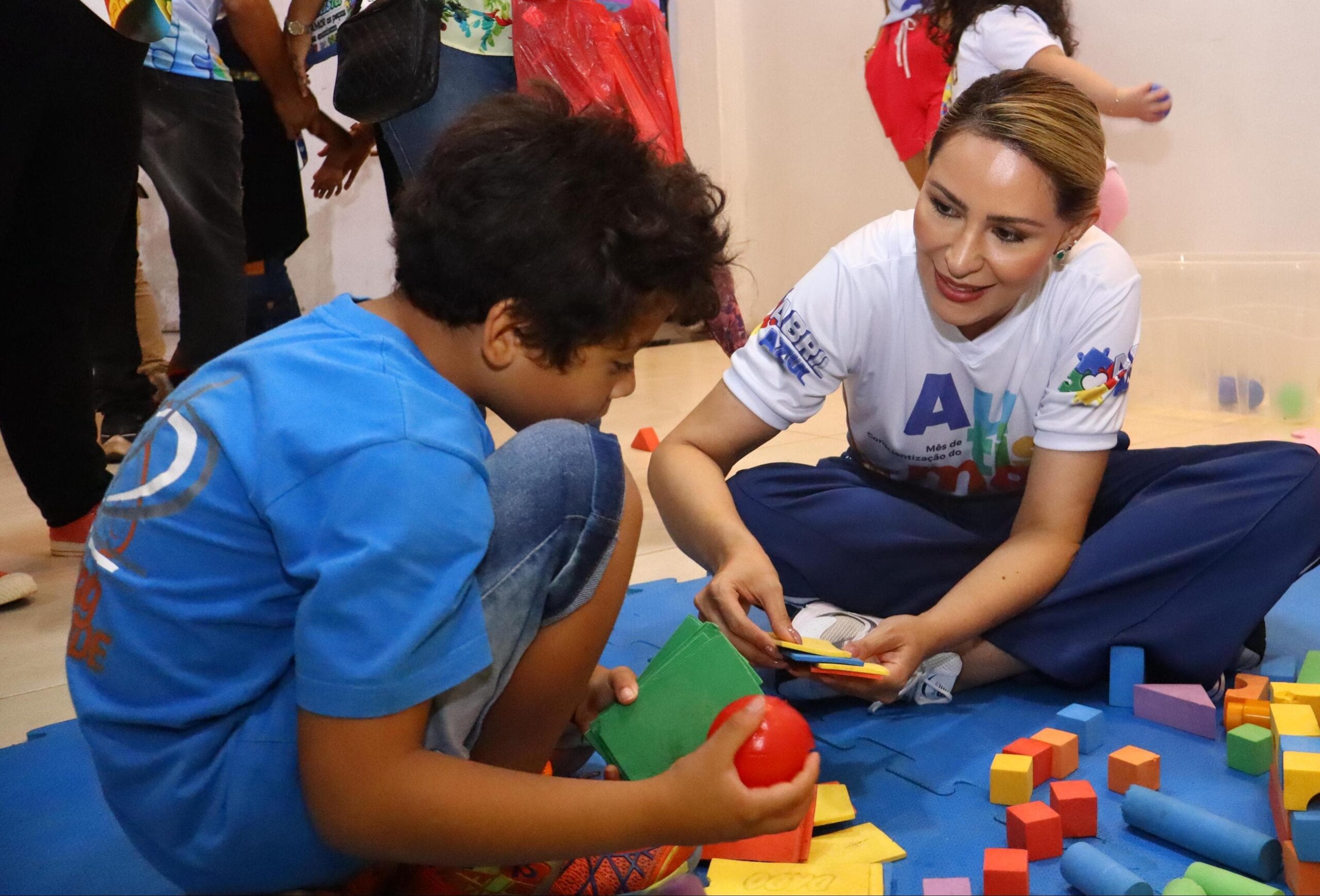 Semsa Autazes promove caminhada e ações de conscientização pelo Abril Azul