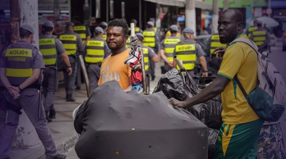 Ambulante é executada após PM matar senegalês no Brás em SP; trabalhadores dizem viver ‘panela de pressão’