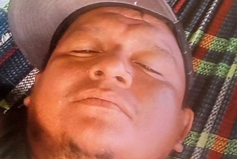 Homem é procurado no AM após tentar estuprar sua enteada que possui paralisia cerebral e é paraplégica