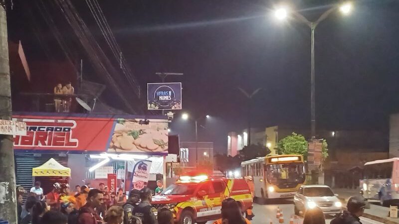 Homem morre ao ser atropelado por viatura do Corpo de Bombeiros em Manaus