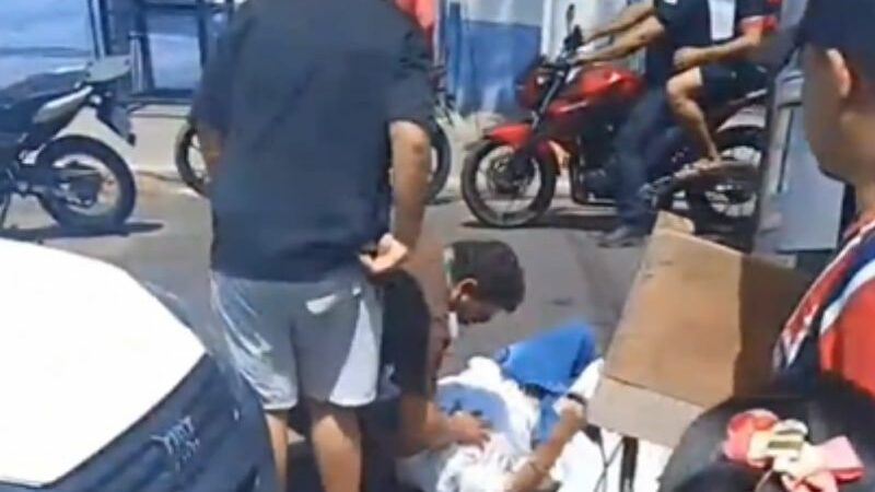 Idoso fica à beira da morte após ser atropelado por carreta