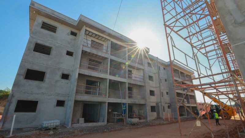 Missão do BID visita os conjuntos habitacionais do Prosamin+ e destaca o avanço das obras