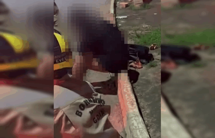 Mulher esfaqueia namorada após encontro com garoto de programa