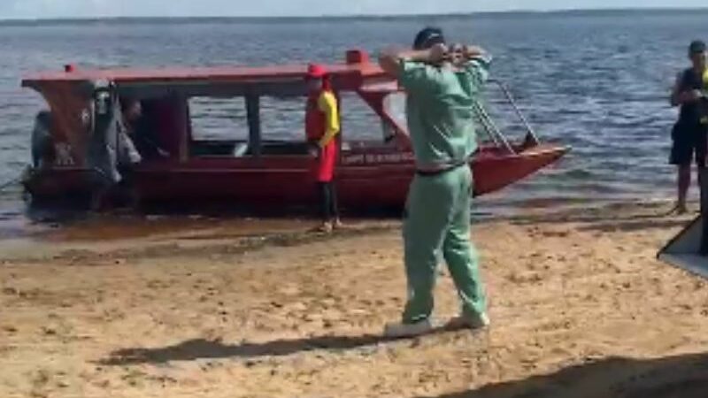 População encontra corpo de homem boiando na Ponta Negra