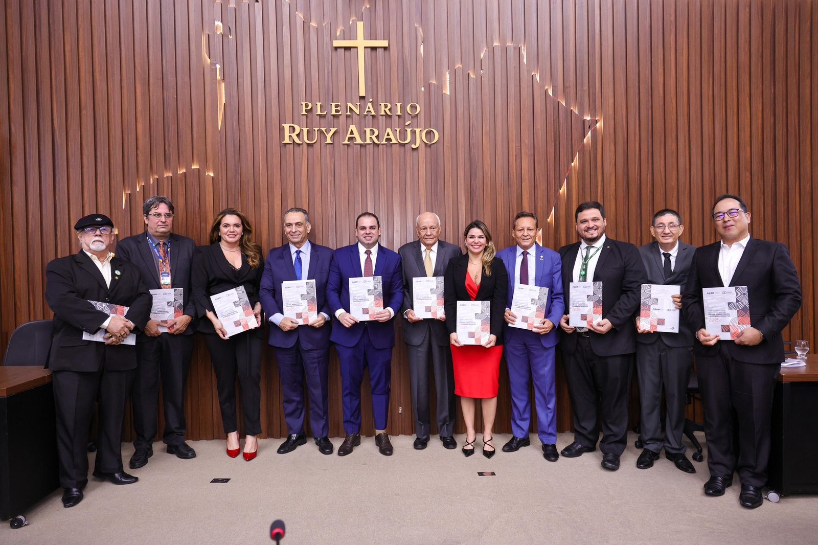 Presidente Roberto Cidade propõe Comissão Permanente em defesa da Zona Franca de Manaus durante entrega da Agenda Legislativa da Indústria