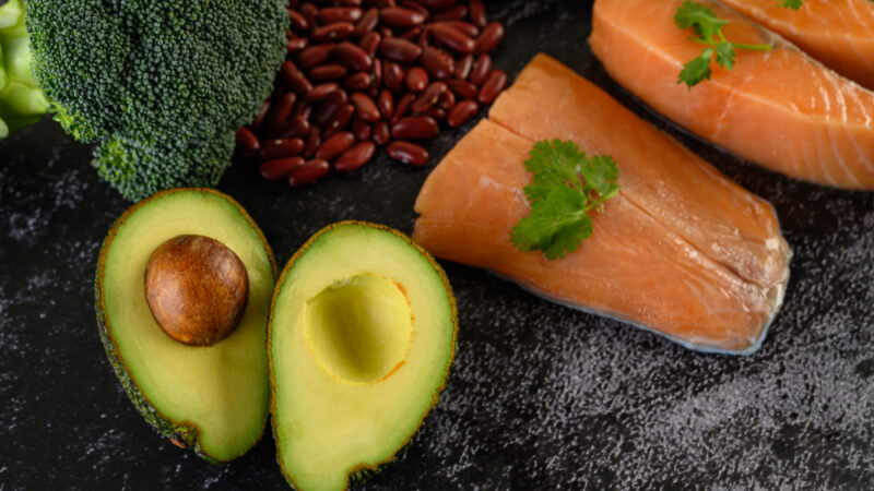 Saúde do Coração: Nutricionista Lista 5 Alimentos Essenciais para Incluir na Dieta