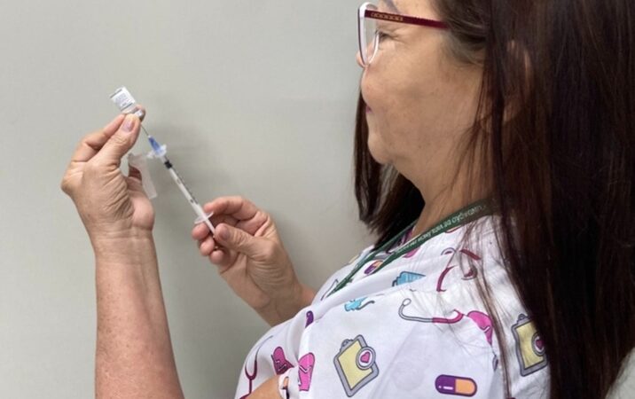 Vacinação contra dengue é ampliada para 17 cidades do AM