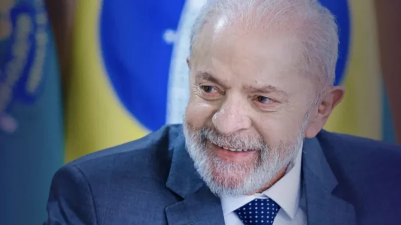 Lula sanciona lei que amplia crédito para trabalhadores CLT e motoristas de app