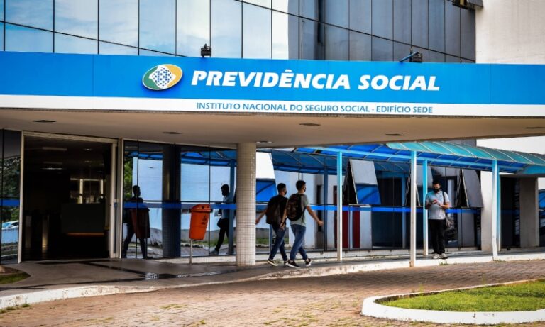 Justiça bloqueia R$ 119 milhões de investigados por fraude contra INSS
