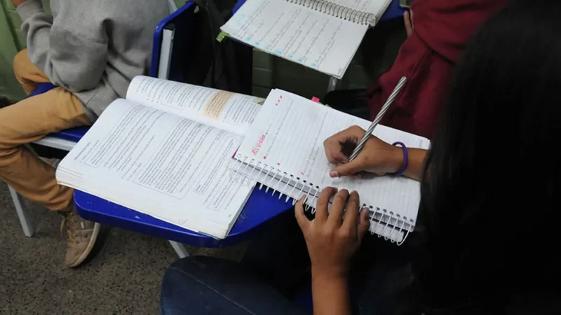 Analfabetismo atinge 150 mil pessoas no Amazonas, aponta IBGE