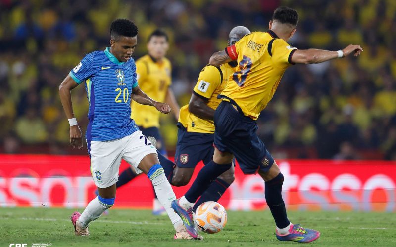 Com atuação morna, Brasil empata com Equador na estreia de Ancelotti