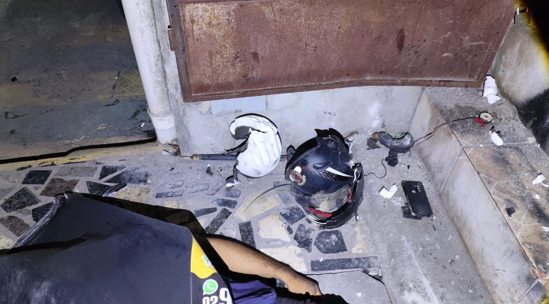 Jovem motociclista morre ao colidir com muro em Manaus