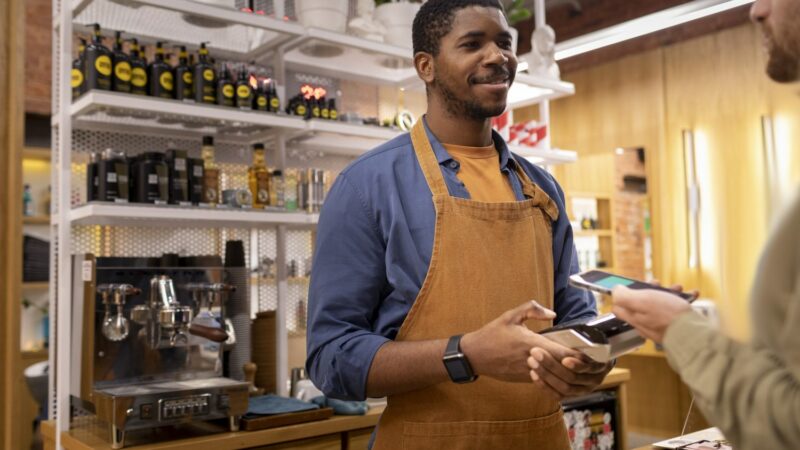 Amazonas registra mais de 75 mil empresas de comércio