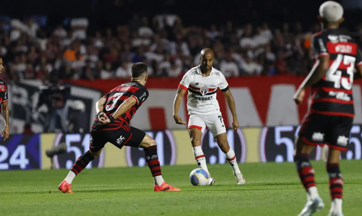 Brasileirão retorna com Flamengo x São Paulo neste sábado