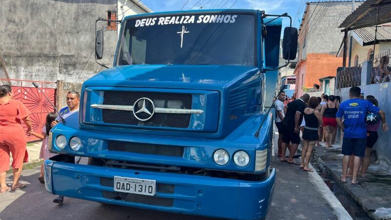 Caminhão atropela criança de 6 anos
