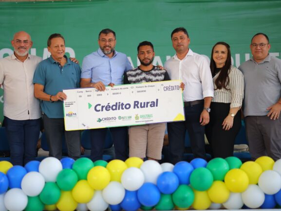 Em Lábrea, Governo do Amazonas entrega R$ 98 mil em crédito rural a agricultores e pescadores