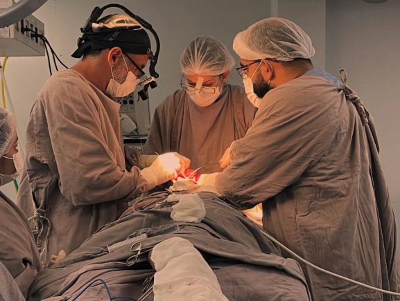 Hospital Adriano Jorge realiza procedimento inédito, ao remover tumor de mais de 2 kg, de mandíbula de paciente em Manaus